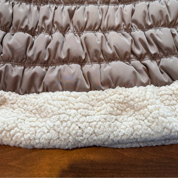 Calvin Klein Performance Sherpa  vest size small - Picture 11 of 12